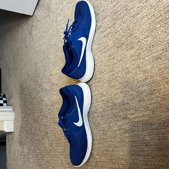 Nike Blue Running Shoes - Picture 7 of 7